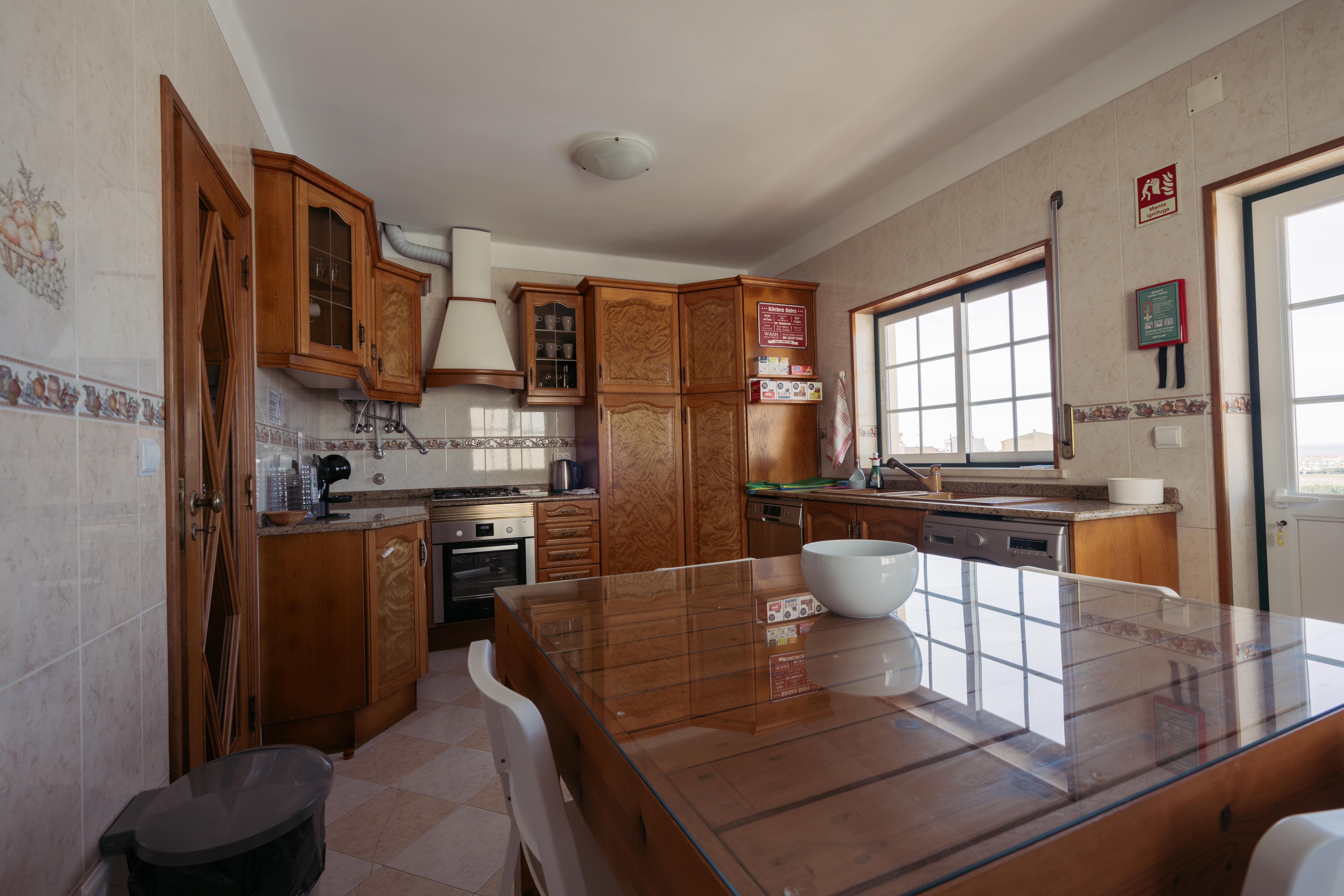 Holiday rental — bathroom, West Portugal