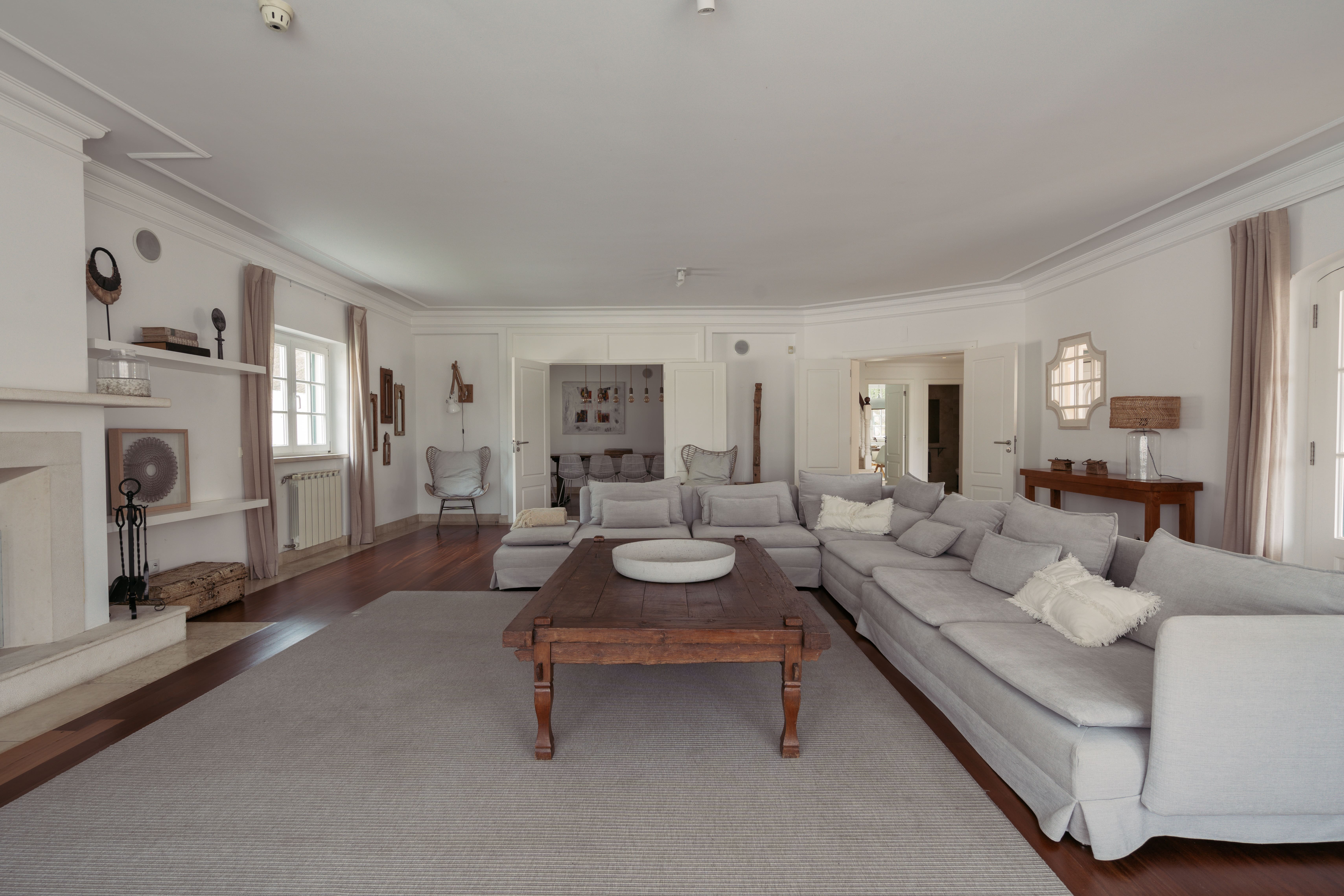 Holiday rental — dining area, West Portugal